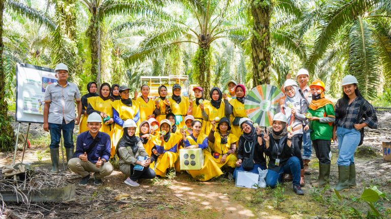 Pandawa Agri Indonesia Meningkatkan Keselamatan Pekerja Semprot Perkebunan Melalui Edukasi Risiko Pestisida