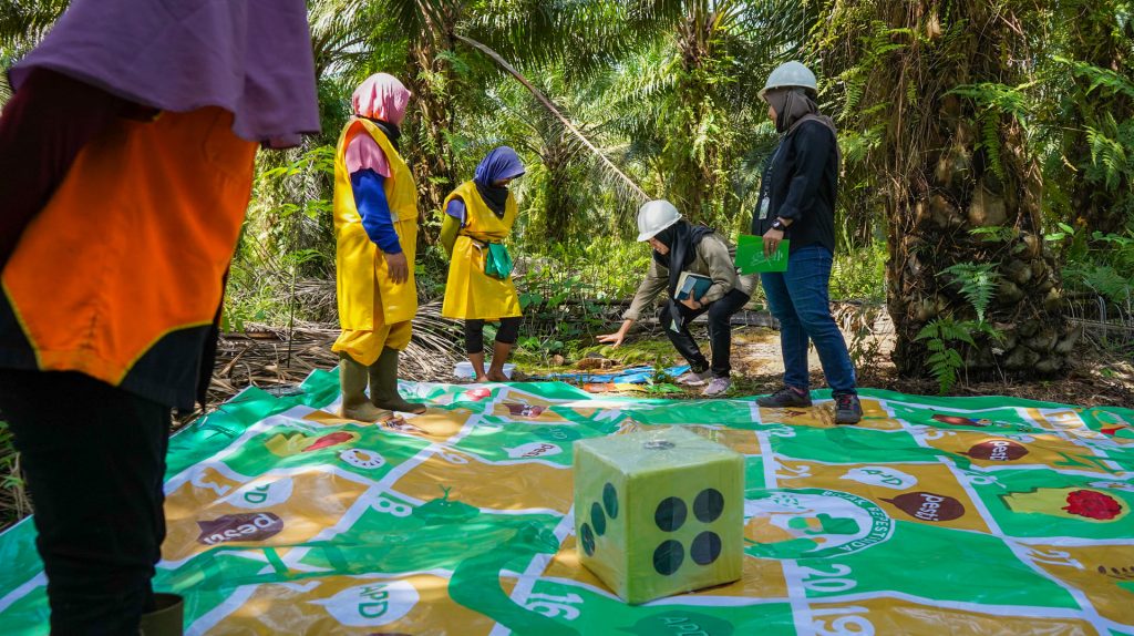 Pandawa Agri Indonesia Meningkatkan Keselamatan Pekerja Semprot Perkebunan Melalui Edukasi Risiko Pestisida