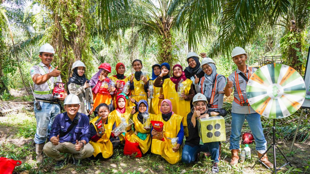 Pandawa Agri Indonesia Meningkatkan Keselamatan Pekerja Semprot Perkebunan Melalui Edukasi Risiko Pestisida
